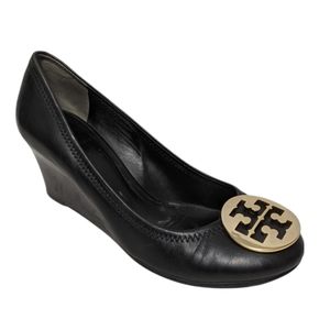 TORY BURCH Sally Leather Medallion Logo Round Toe Wedge Heels 8.5